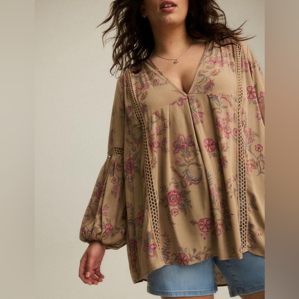 Torrid Festi Plus Size Flowy Gauze Floral Tunic/Blouse NWOT Size 2